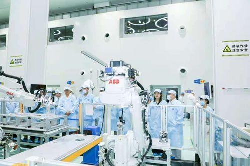 傳承航天精神，凝聚愛(ài)國(guó)力量——深圳國(guó)防論壇走進(jìn)衛(wèi)星工廠推進(jìn)科技創(chuàng)新合作